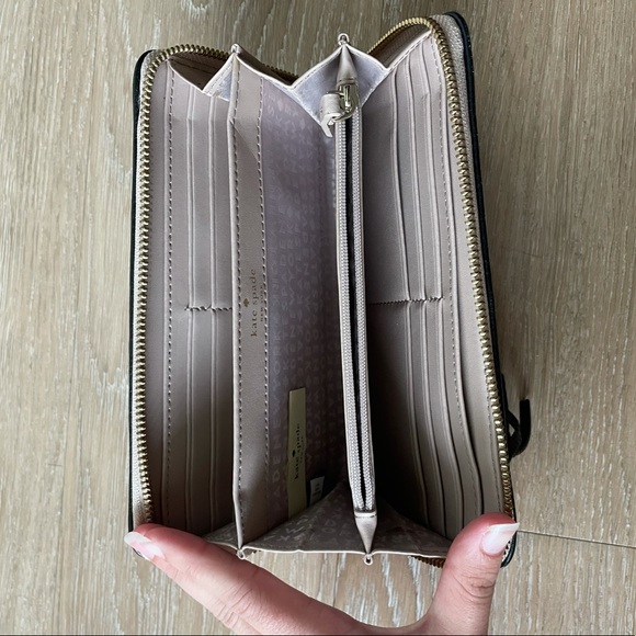 Kate Spade Large Tote Purse w/ Matching Wallet - Picture 5 of 8